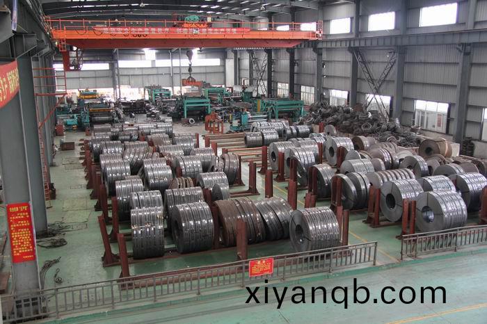 熱(re)軋(ya)縱剪(jian)機組與(yu)成(cheng)品(pin)